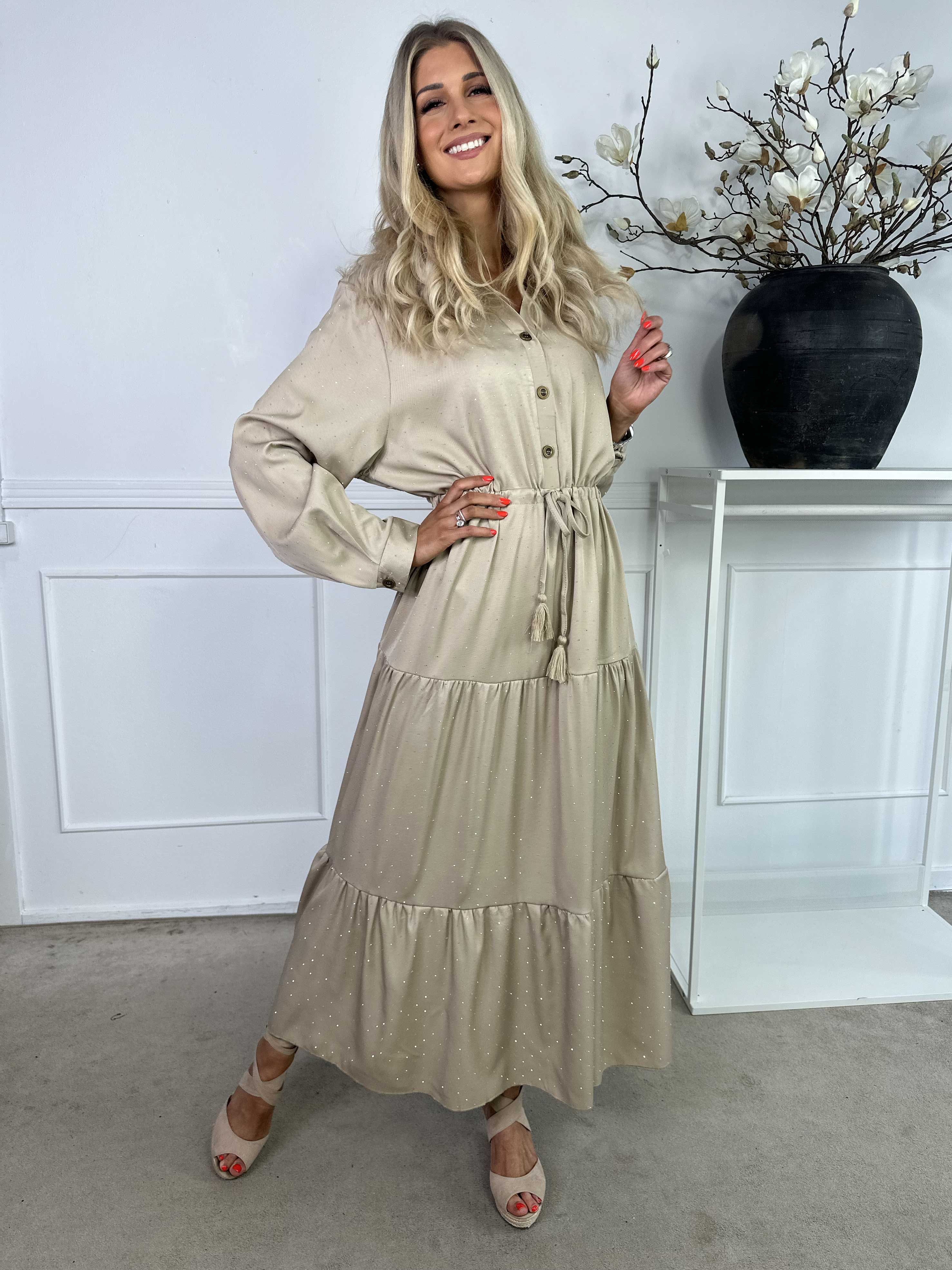 Starlight - Lang kjole med lag på lag look pyntet med similisten